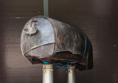 Phantom mare used to collect horse semen for artificial insemination in horses